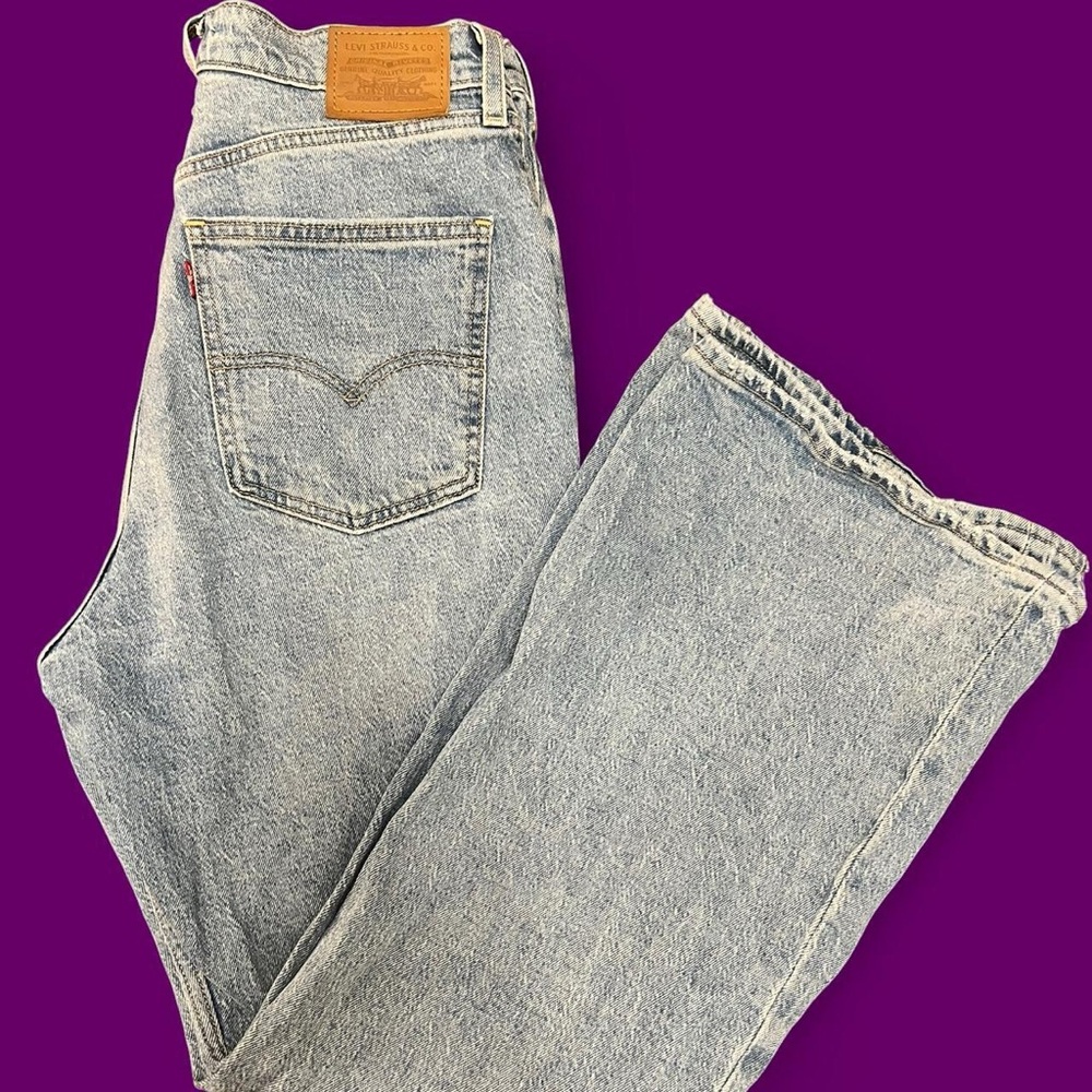 Levi's Premium 70s High-Flare Women’s Jeans in color You and I - Picture 9 of 14